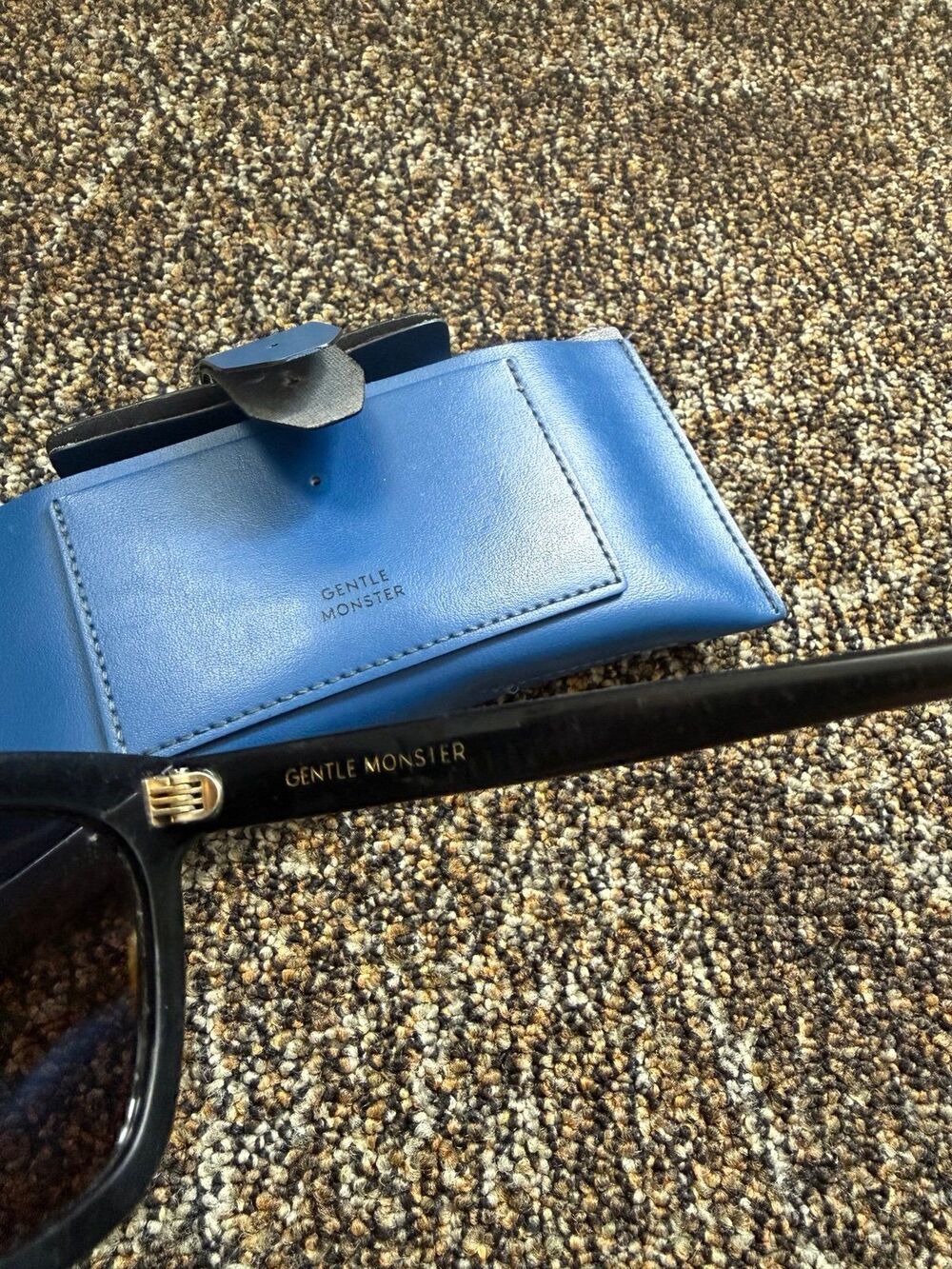 Gentle Monster Sunglasses with Blue Case - Picture 4 of 7